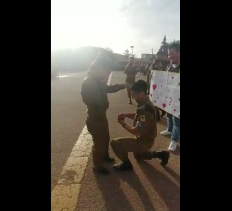 Two IDF Soldiers Get Engaged While the Moment is Caught on Camera