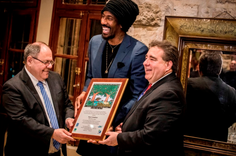 Basketball Star Amar’e Stoudemire Receives Israel’s Martin Luther King Jr. Award