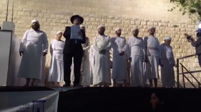 WATCH: Reenactment of Korban Pesach in the Old City