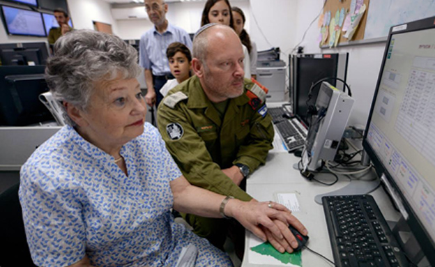 Meet The Holocaust Survivor Who Activated Today’s Yom HaShoah Siren
