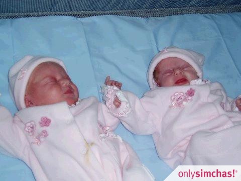 Birth  of  Erin & Kayla to Cindy & Jeremy Merrill
