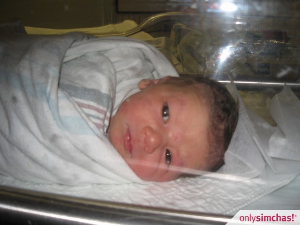 Birth  of  a baby boy to Adena & Ezra Dyckman