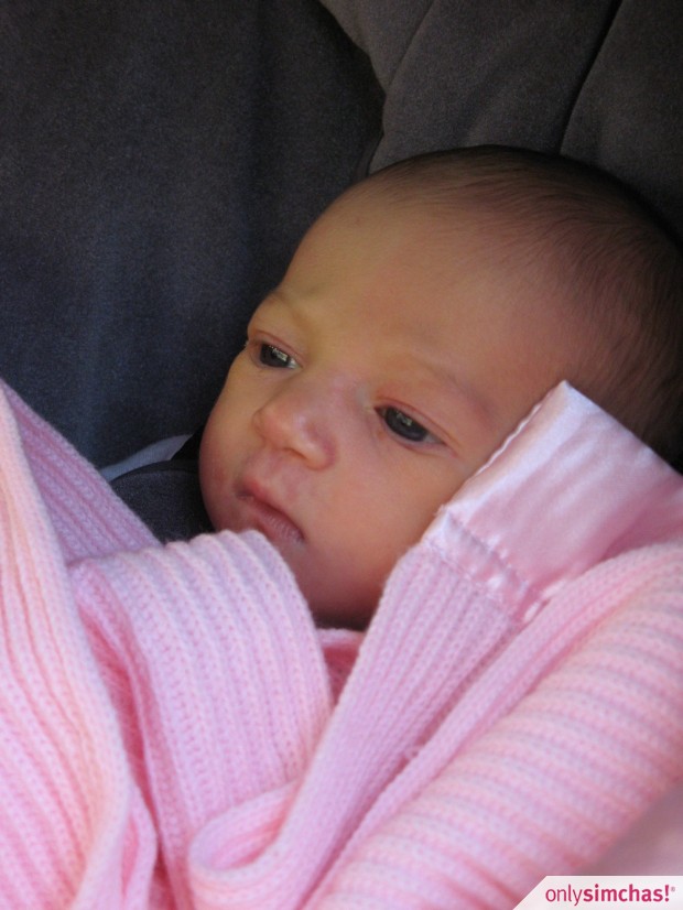 Birth  of  A gorgeous baby girl (Nechama) to Chaim and Yael Davis