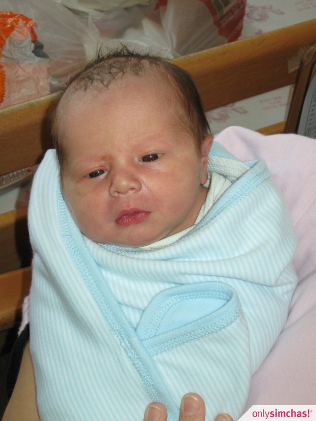 Birth  of  Baby boy to Moshie and  Miriam(Kostelitz) Wainkrantz