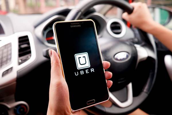 Jewish Couple Has Baby in Uber En Route to Hospital