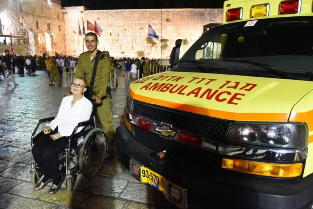 Sick Grandmother Merits To See Her Only Grandson Sworn Into The IDF With Help of the ‘Wish Ambulance’