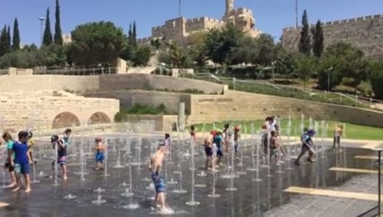 Love this Video – Kids Are Dancing Again on The Streets of Yerushalayim!