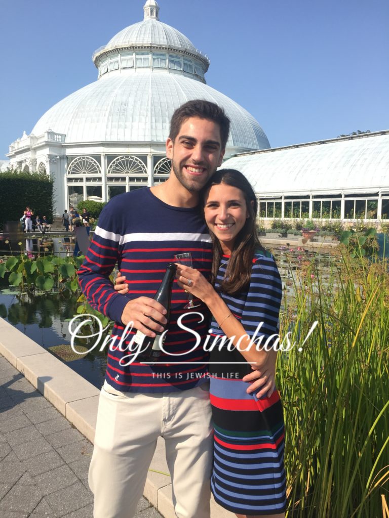 Engagement of Melissa Dweck (Brooklyn) to Jason Gelnick (Lawrence)!!