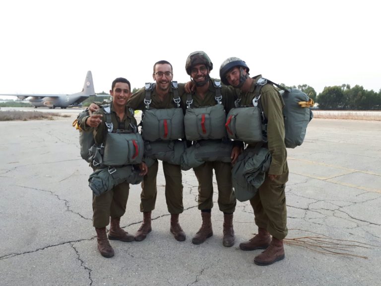 Mazel Tov to Five Haredi Paratroopers for Completing their Skydiving Course!