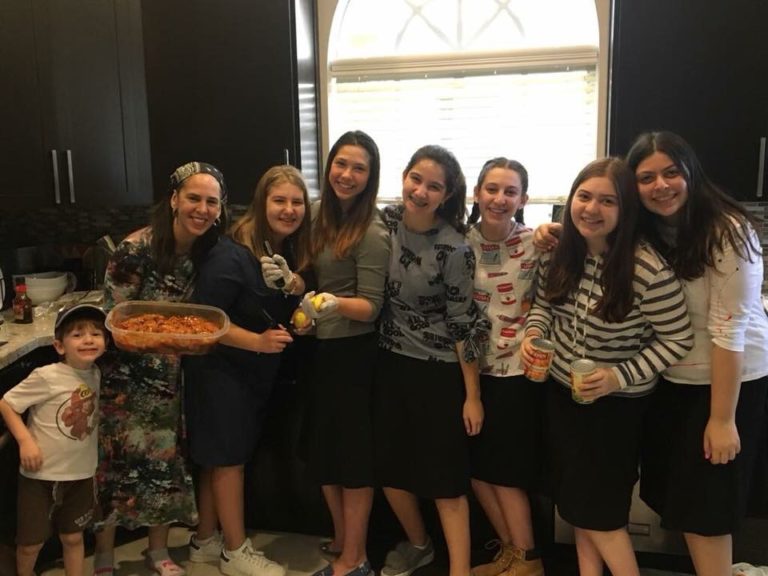 Kiddush Hashem: 12 Boca Raton Rebbitzens and Students Cook Yom Tov Meals For the Jews of Key West (New Photos)