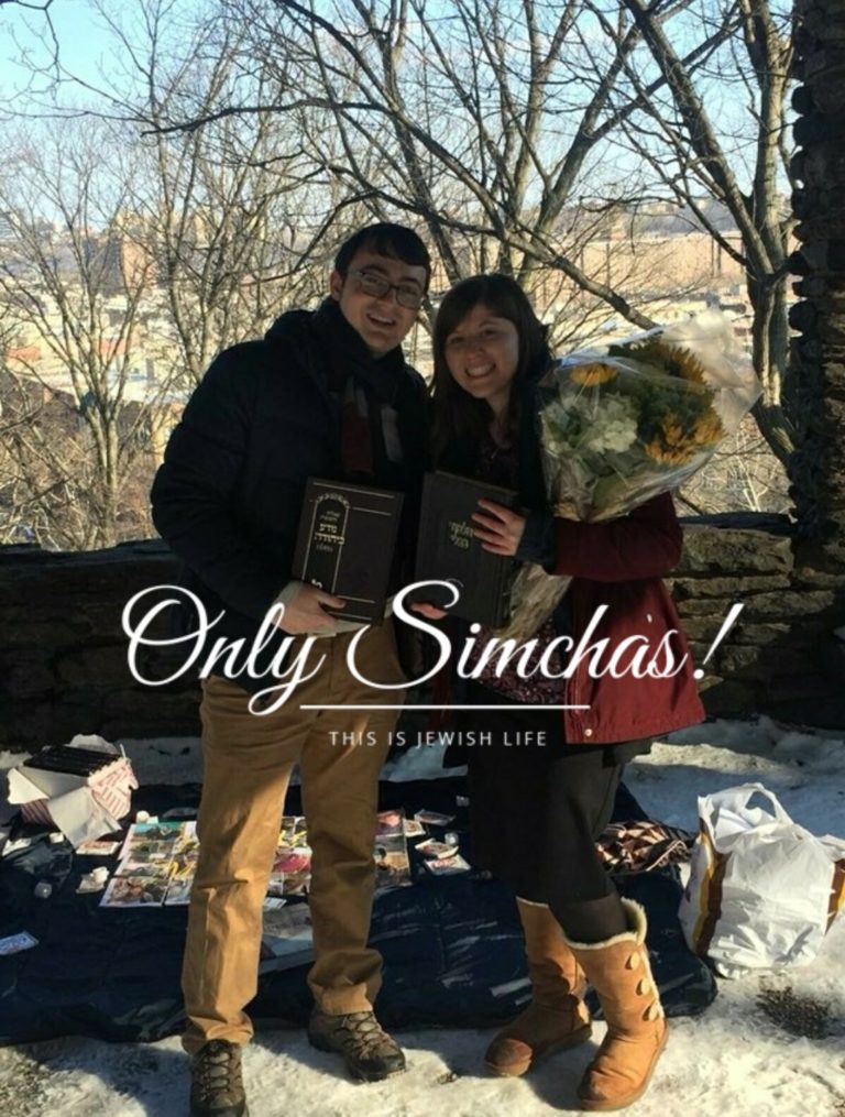 Engagement of Mindy Schwartz (Manhattan) and Yoni Zolty (Teaneck)!
