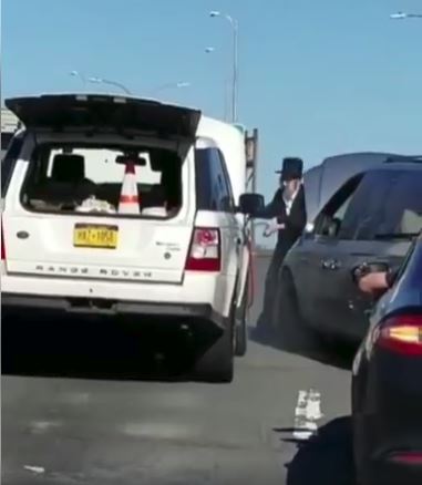 This Jewish man stopped to help a stranded driver near the George Washington Bridge