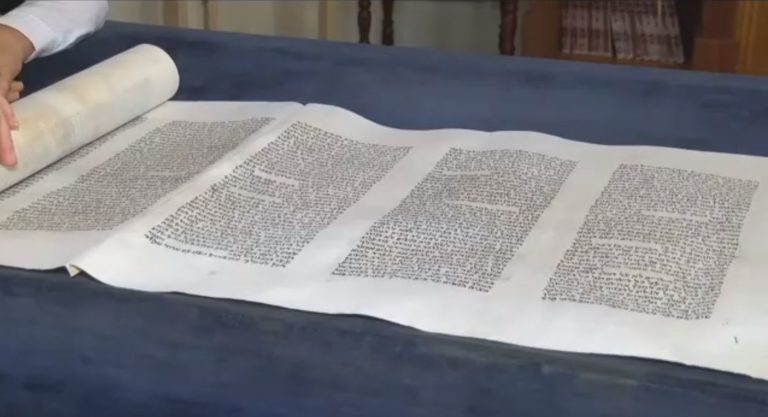 Help Chabad of Hawaii find their stolen torah scrolls