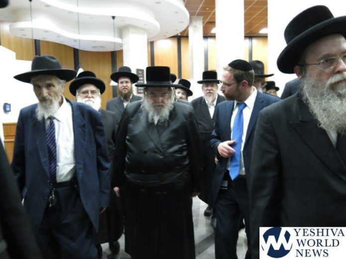 Belzer Rebbe visits patients in Israeli mental health hospital