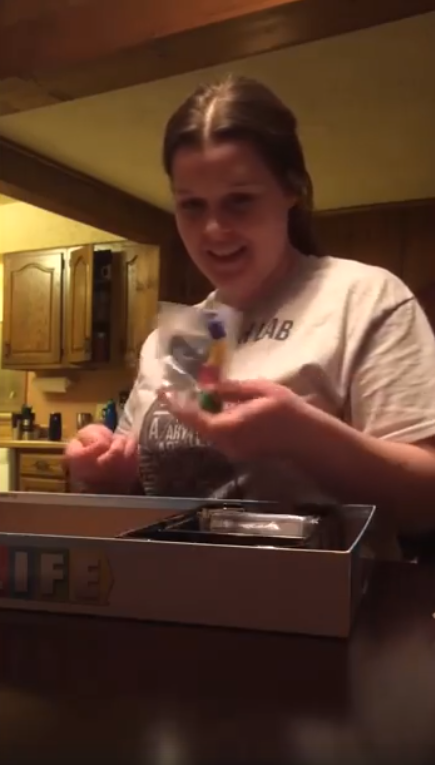 This guy proposed to his girlfriend using a board game