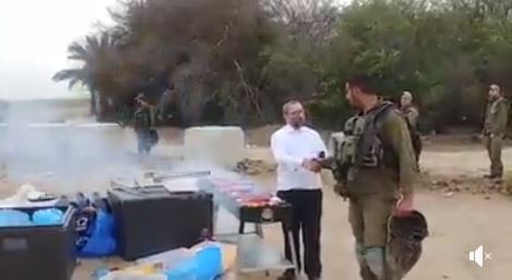 Kiddush Hashem: This Guy is Making Sure Our Troops on The Gaza Border are Well Fed!