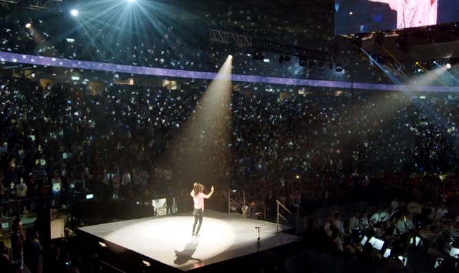 12,000 Voices of Hope – Wow and Really Beautiful!