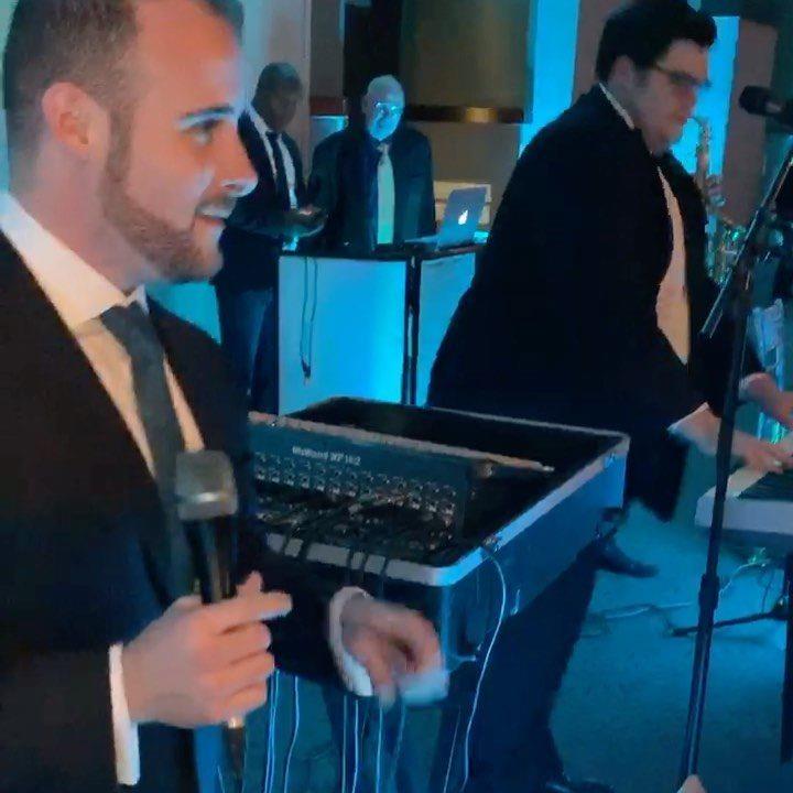 Awesome Wedding! #onlysimchas Mordy Weinstein singing. Craig Resmovitz on keys. @sheersimcha