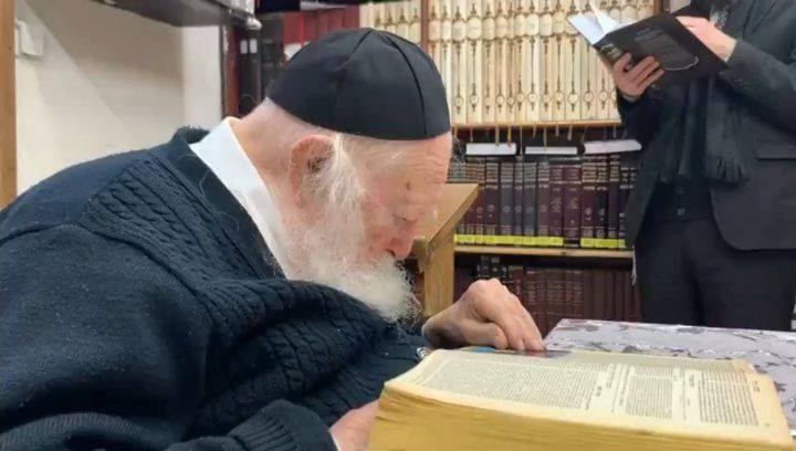 Mazal tov to Rabbi Chaim Kanievsky on his 92nd Birthday