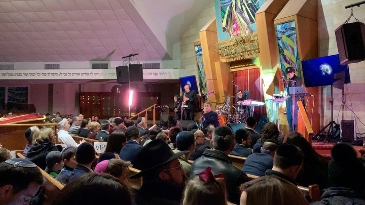 Shalom Aleichem… Shabbat Shalom To all our fans! Congregation Bnai Yeshurin, Chaim Kiss!