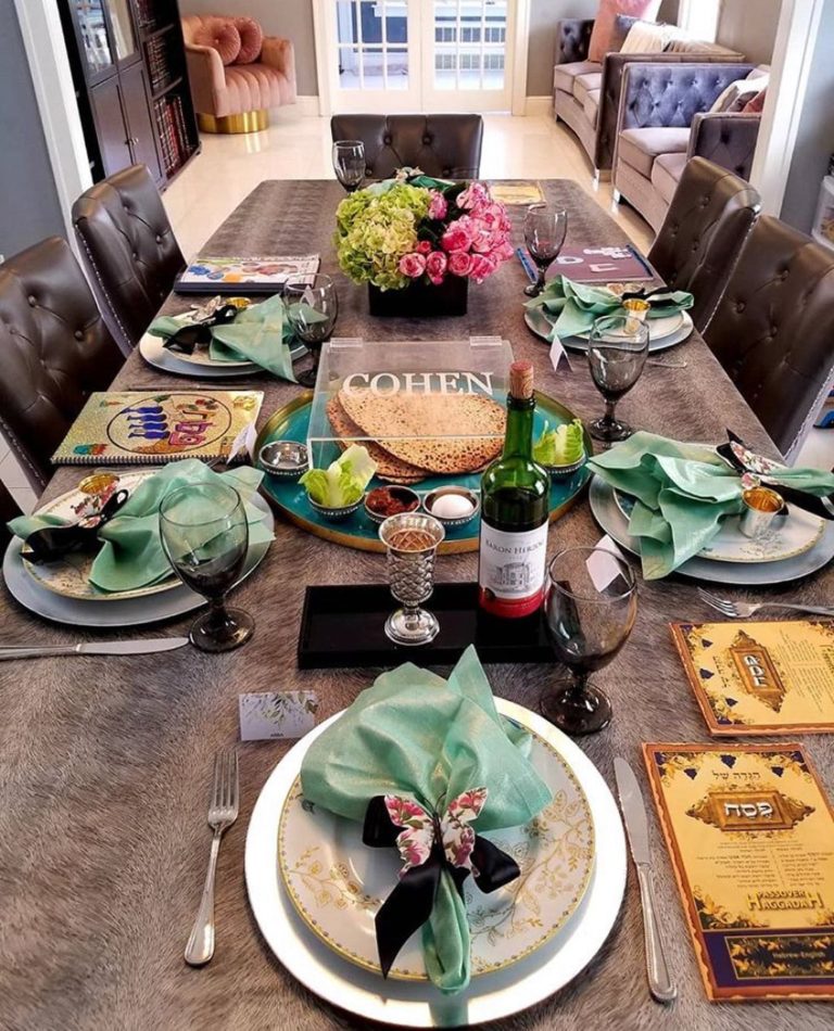 Beautiful Seder Table! @e.c.creation #onlysimchas #ospesach