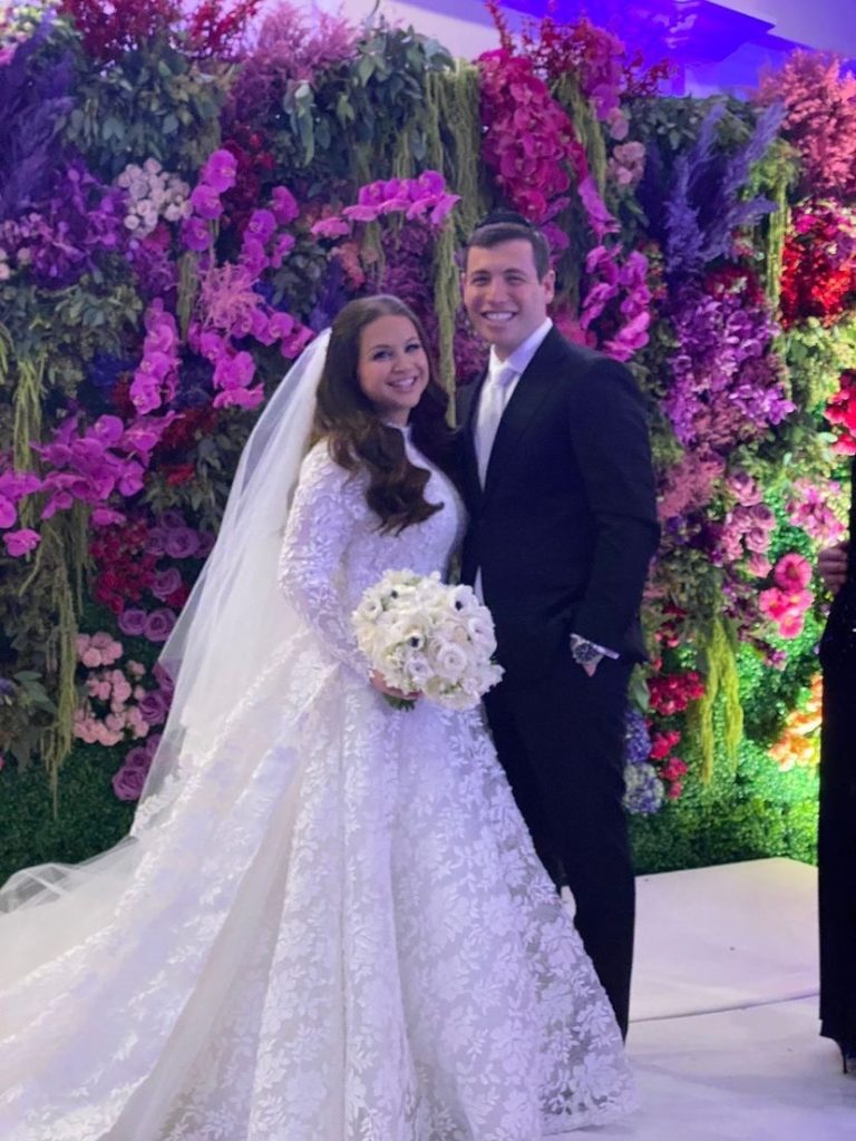 Mazel Tov Aryeh and Shira Mandlebaum on their marriage!