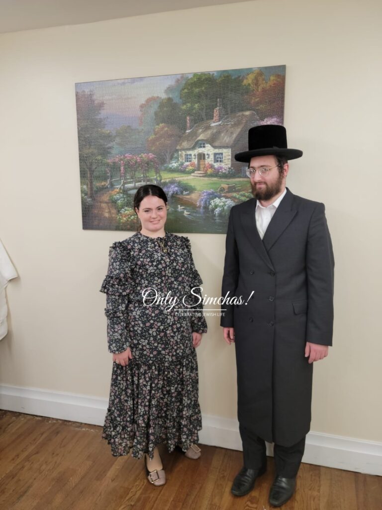 Engagement of Chavy Groz to Mendy Surkis